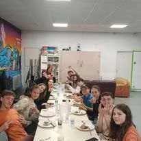 Atelier dans la cuisine pédagogique de l’Espace Jeunes